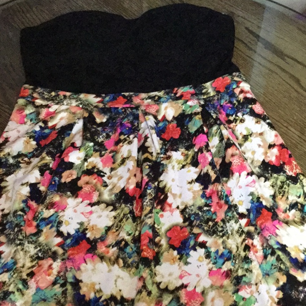 Lace bustier with floral skirt